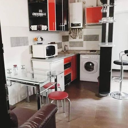 Квартира в центрі біля Оперного театру Львов Экстерьер фото